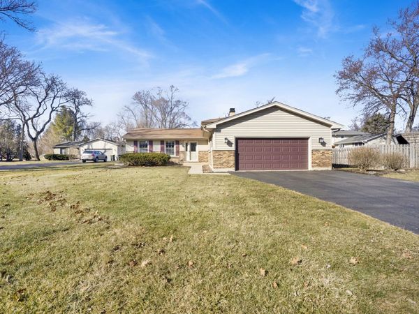 6106 Western Avenue, Willowbrook, IL 60527