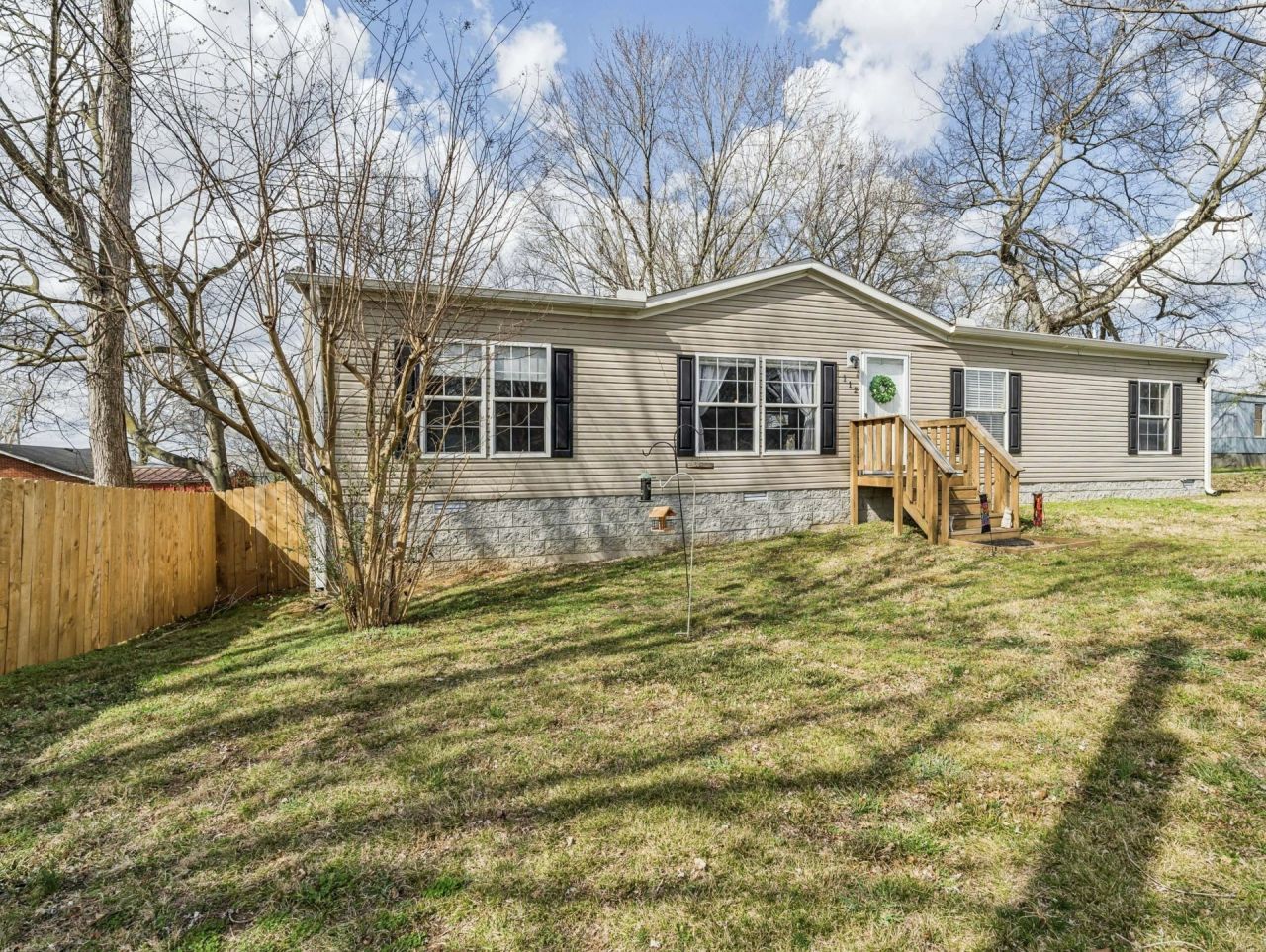 112 Bennett Dr, Old Hickory, TN 37138 Main Photo