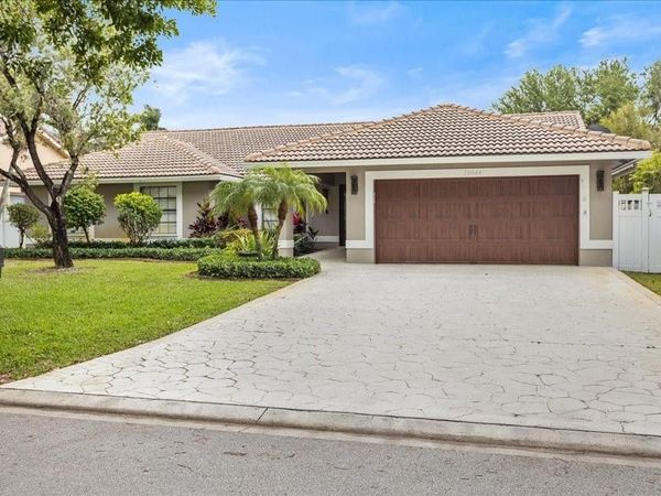 10044 NW 54th Pl, Coral Springs, FL 33076
