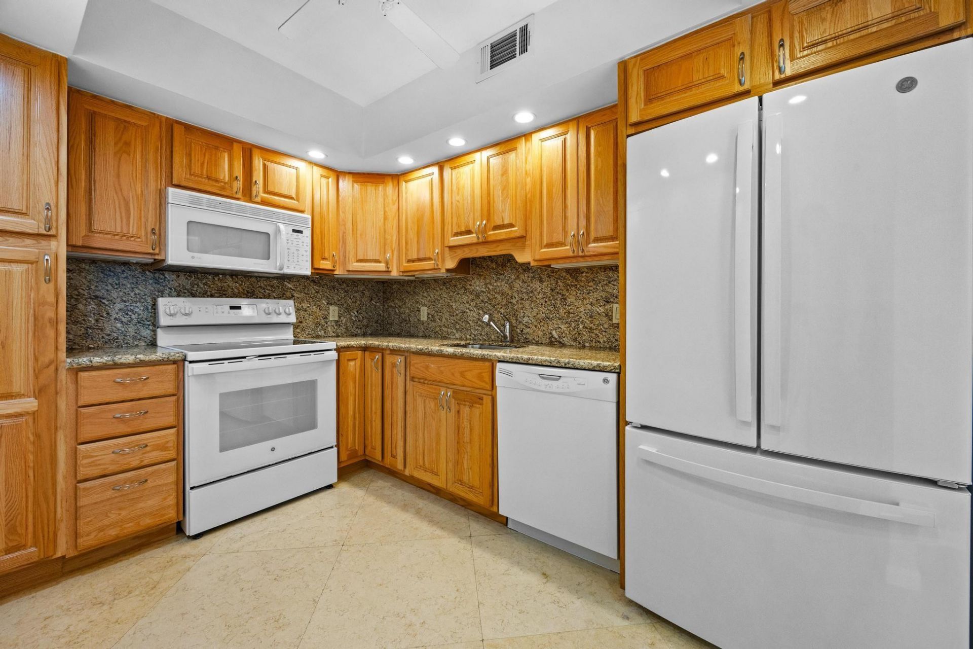 1950 S Ocean Drive, Unit PHB, Hallandale Beach, FL 33009 Photo