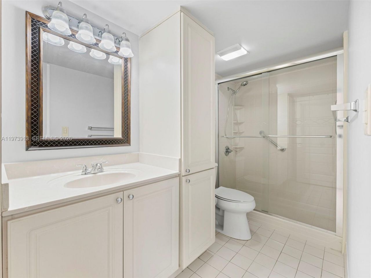 8005 Lake Dr , Unit 408, Doral, FL 33166 Photo