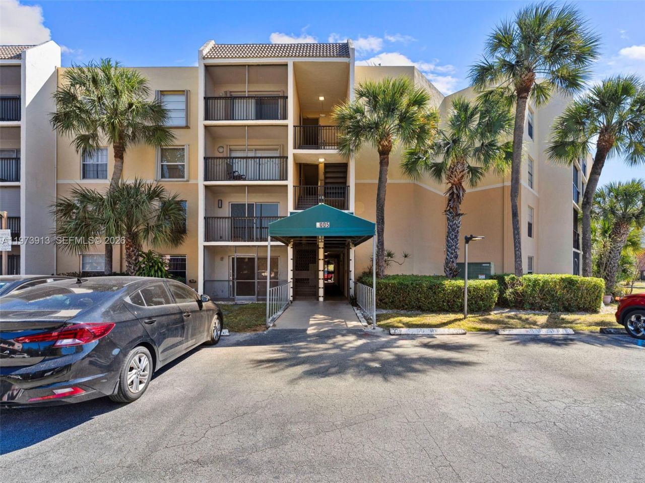 8005 Lake Dr , Unit 408, Doral, FL 33166 Photo