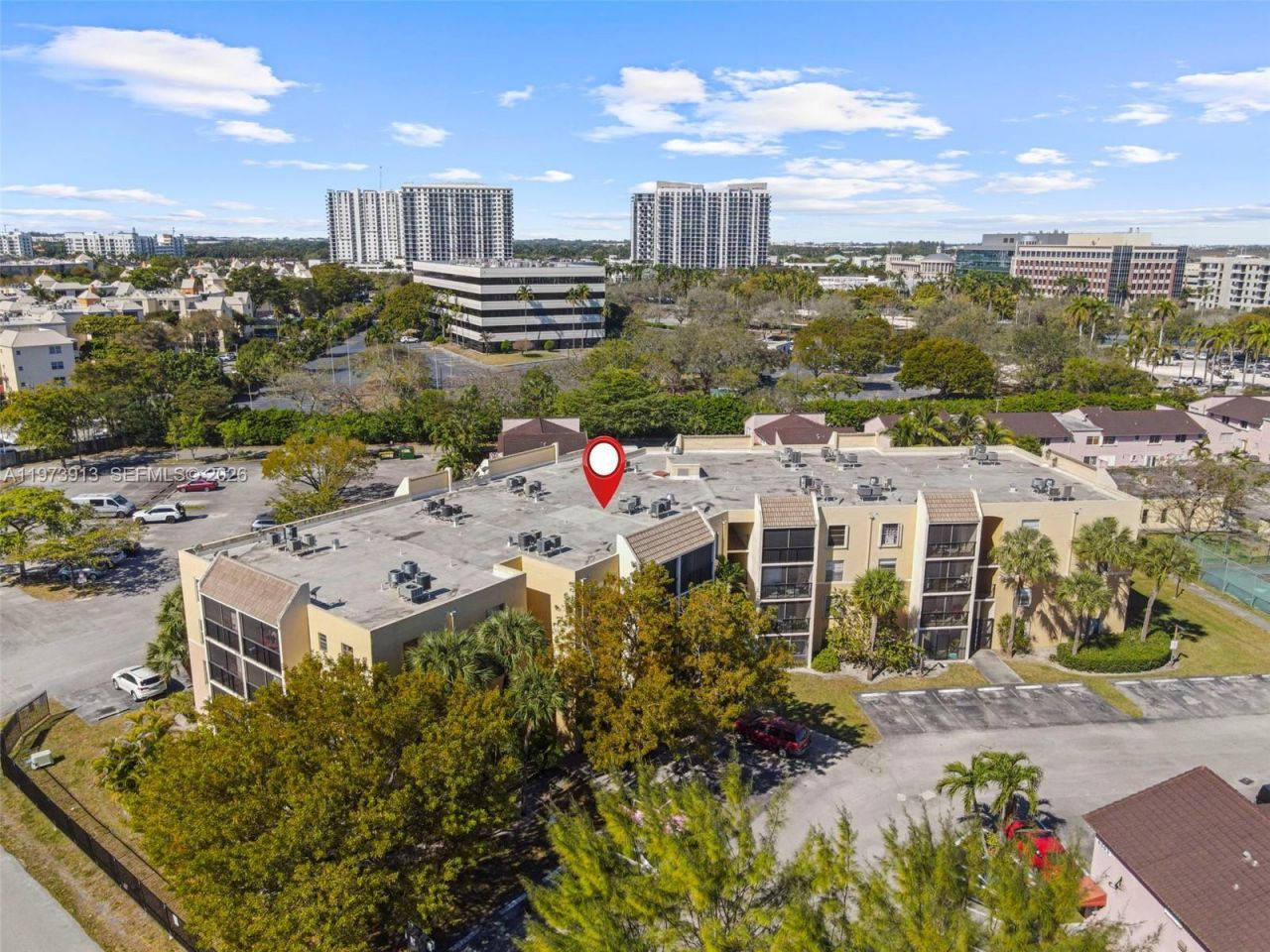 8005 Lake Dr , Unit 408, Doral, FL 33166 Photo