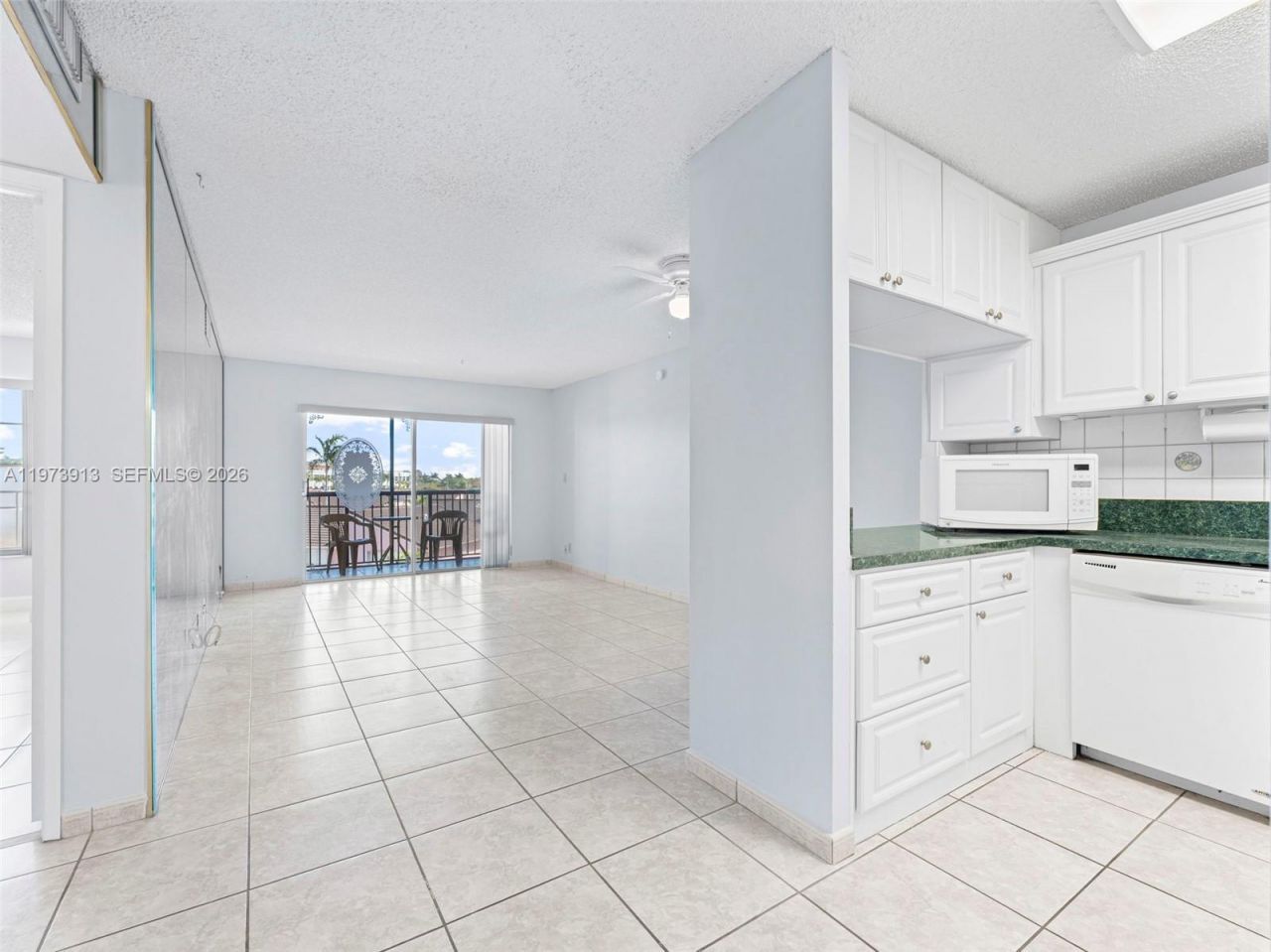 8005 Lake Dr , Unit 408, Doral, FL 33166 Photo