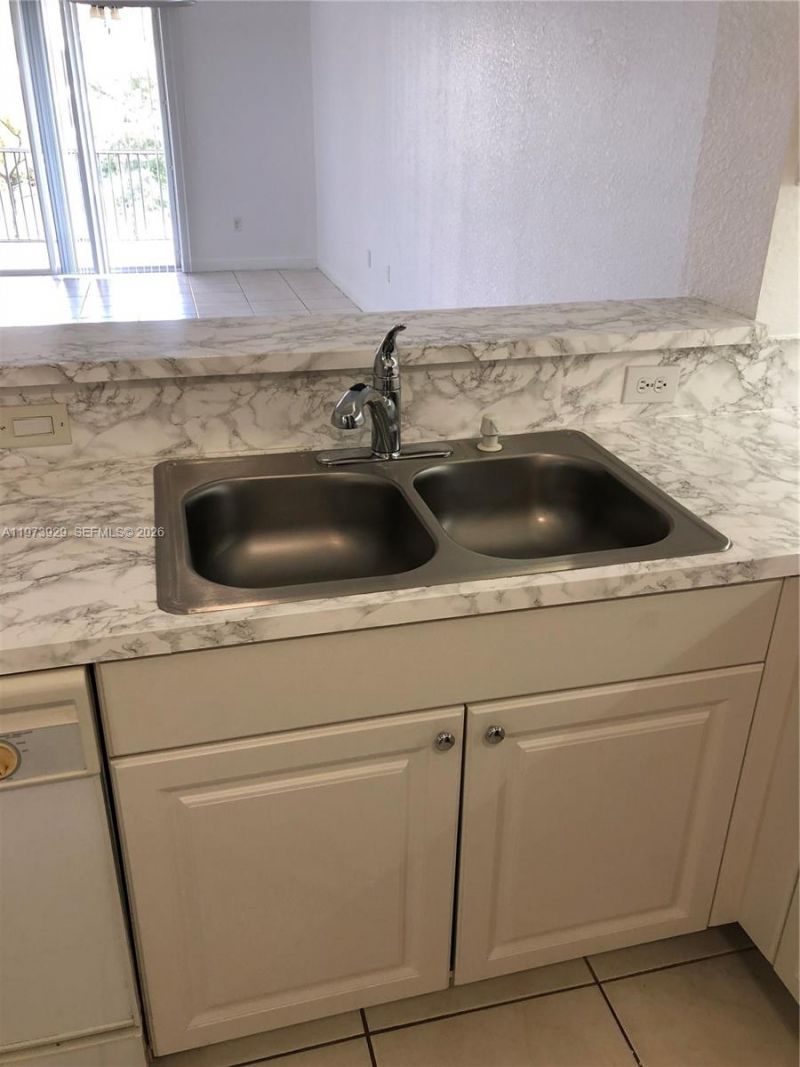 10710 NW 66th St , Unit 210, Doral, FL 33178 Photo