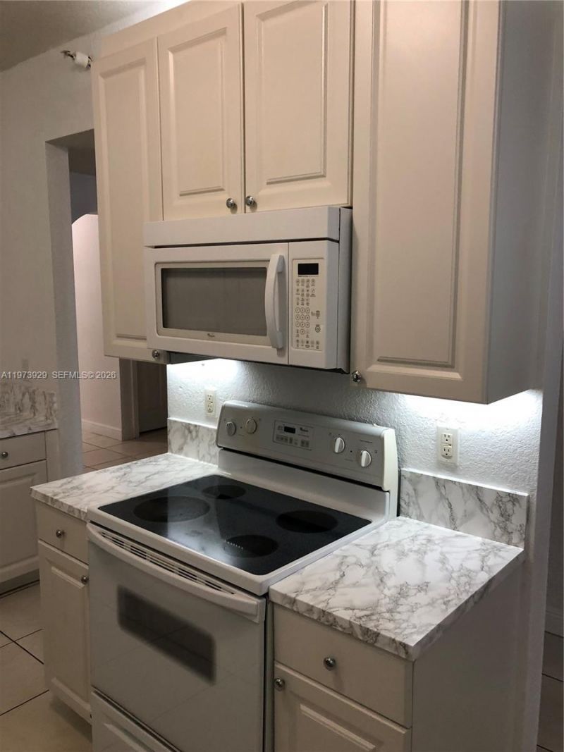 10710 NW 66th St , Unit 210, Doral, FL 33178 Photo