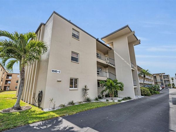 9940 47TH AVENUE N, Unit 105, ST PETERSBURG, FL 33708