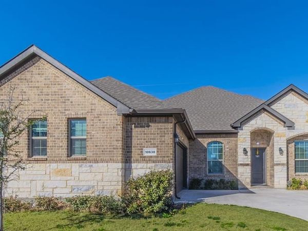 10638 Cherry Tree Way, Grand Prairie, TX 76065