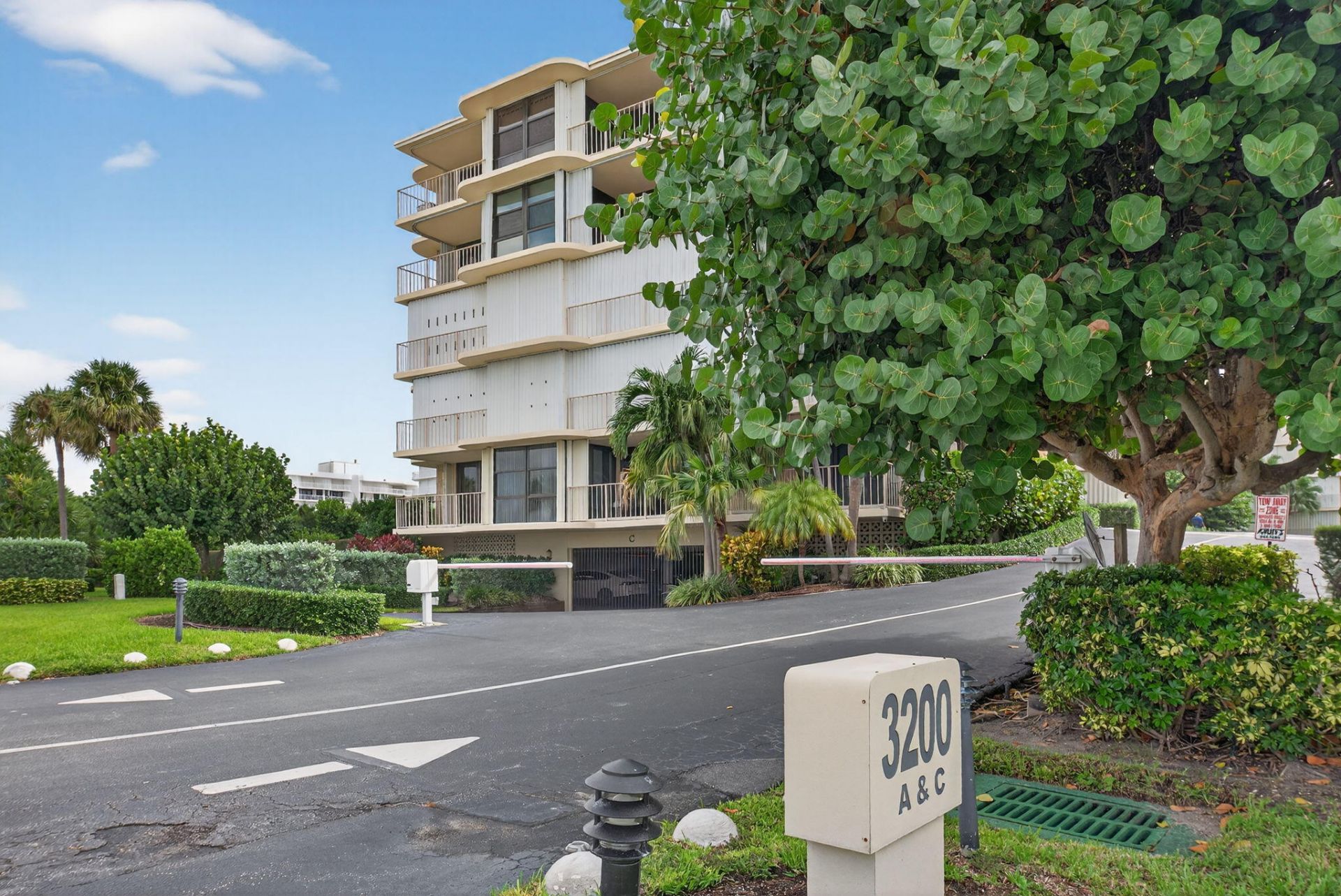 3200 S Ocean Boulevard, Unit A202, Palm Beach, FL 33480 Photo