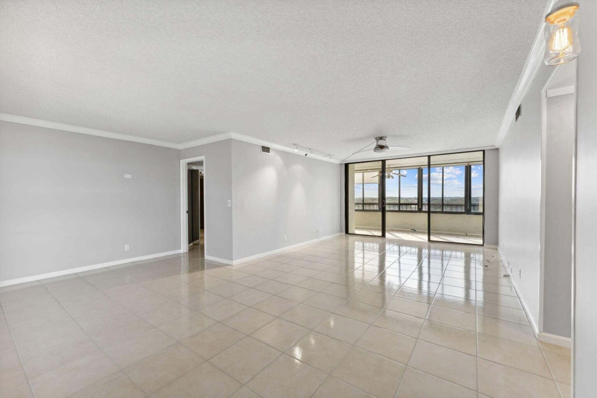 6372 La Costa Drive, Unit 705, Boca Raton, FL 33433 Photo