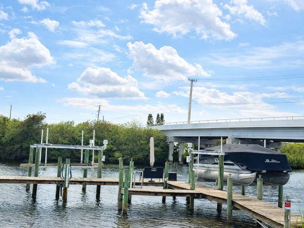 461 SE Pine Road, Port Saint Lucie, FL 34984