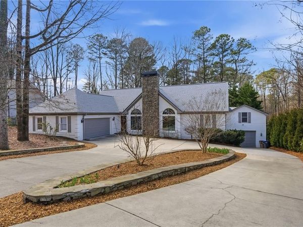 6120 Woodlake Drive, Buford, GA 30518