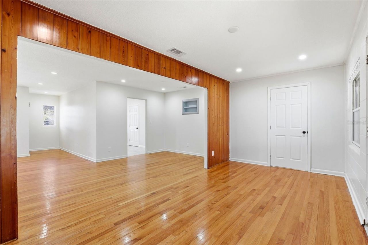 1913 Baldwin Drive , Orlando, FL 32806 Photo