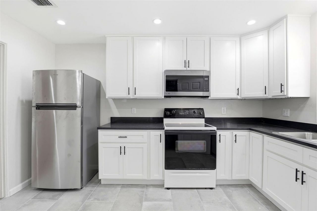 1913 Baldwin Drive , Orlando, FL 32806 Photo