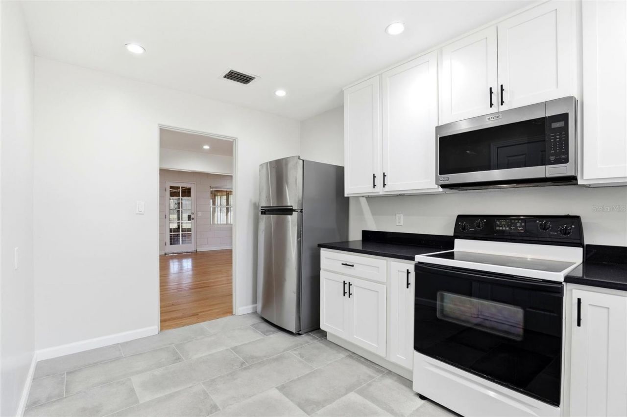 1913 Baldwin Drive , Orlando, FL 32806 Photo