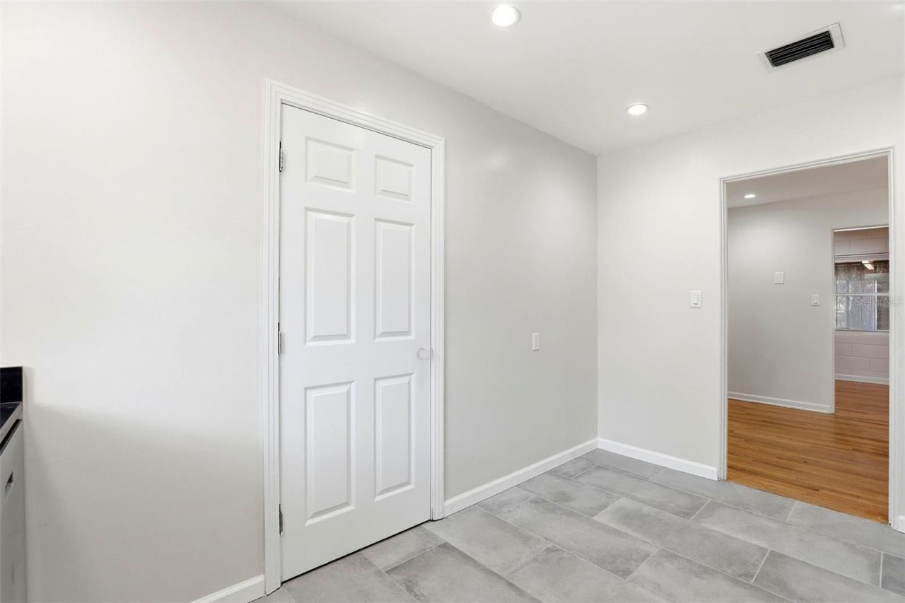 1913 Baldwin Drive , Orlando, FL 32806 Photo