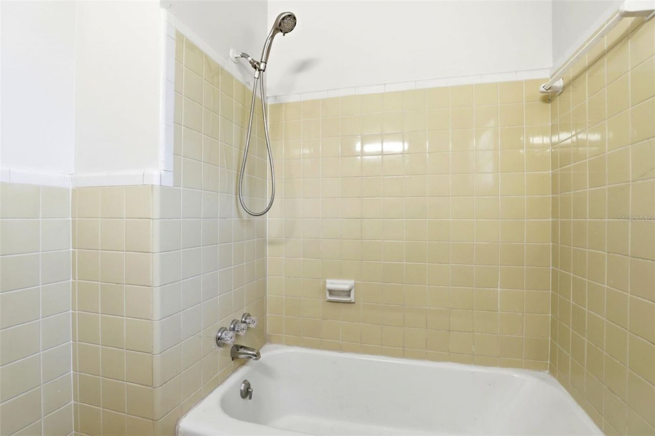 1913 Baldwin Drive , Orlando, FL 32806 Photo