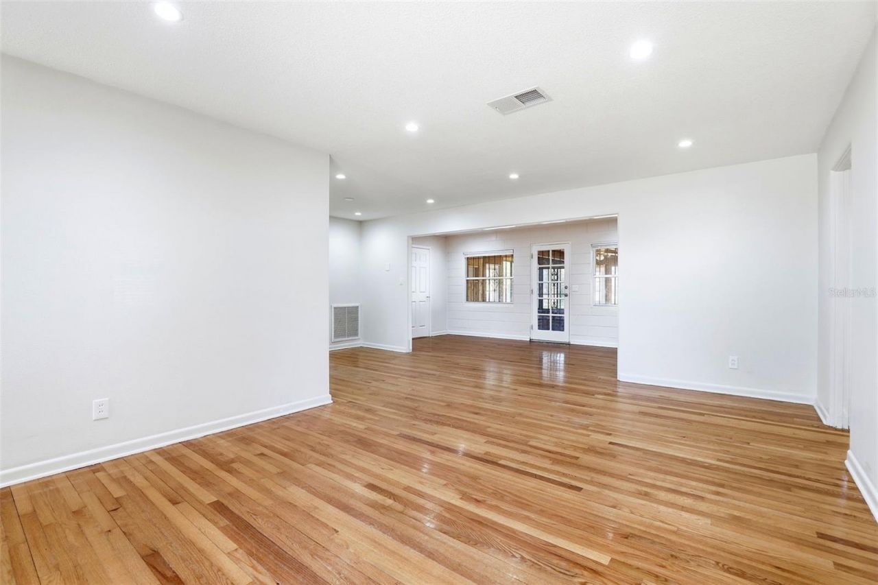 1913 Baldwin Drive , Orlando, FL 32806 Photo