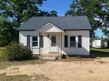 1074 Throckmorton Trail, Scottsburg, VA 24589