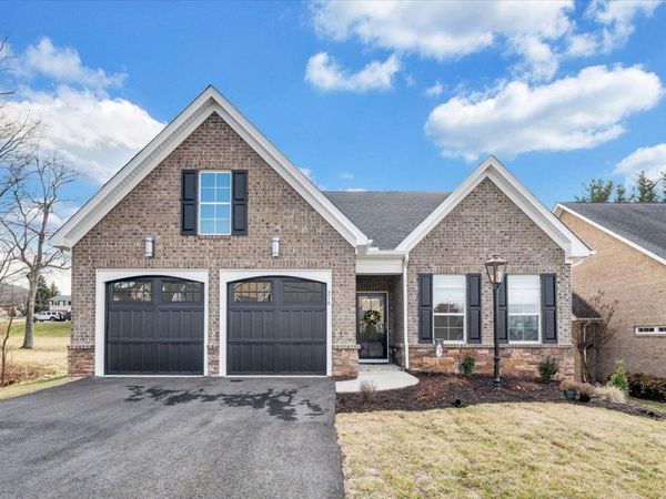 216 Stonecreek WAY , Roanoke, VA 24019