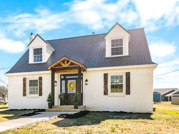 228 E Maple St, Dresden, TN 38225