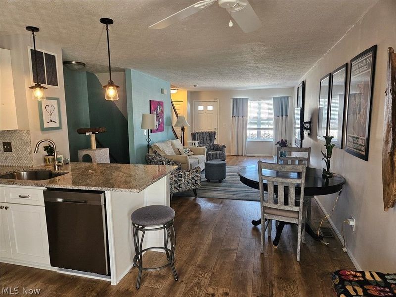 988 Hartford Village Boulevard, Columbus, OH 43228 Photo 5