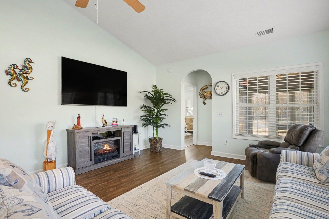 4644 Lightkeepers Way Photo 6