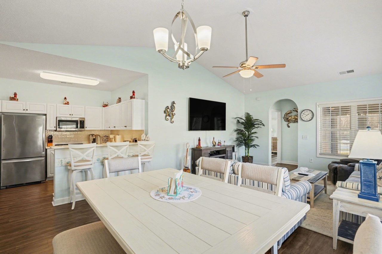 4644 Lightkeepers Way Photo 8