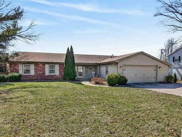 105 E Southglen Drive, Terre Haute, IN 47802