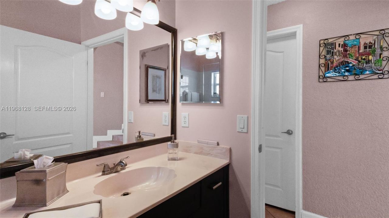 9768 NW 30th St, Doral, FL 33172 Photo