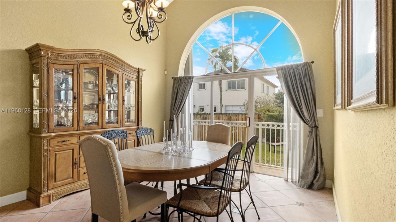 9768 NW 30th St, Doral, FL 33172 Photo