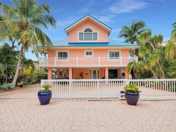1218 Mockingbird Rd, Key Largo, FL 33037
