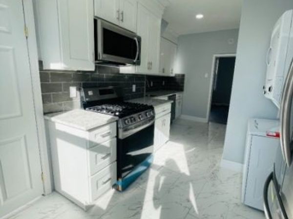 10 Cleveland Ave, Harrison, NJ 07029