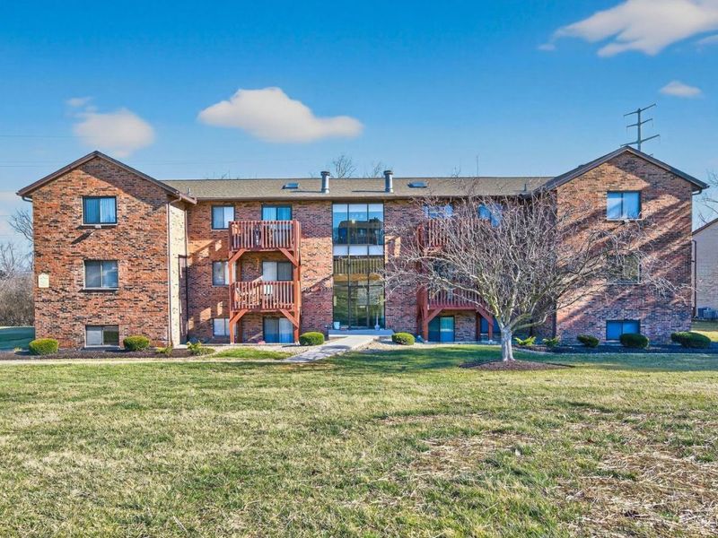 9508 Woodland Hills Drive, West Chester, OH 45011 Photo 2