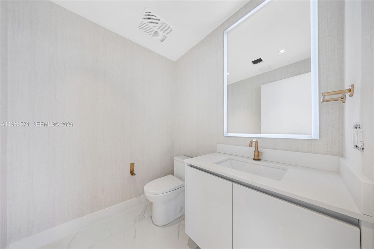 700 NE 24th St, Unit 4007, Miami, FL 33137 Photo