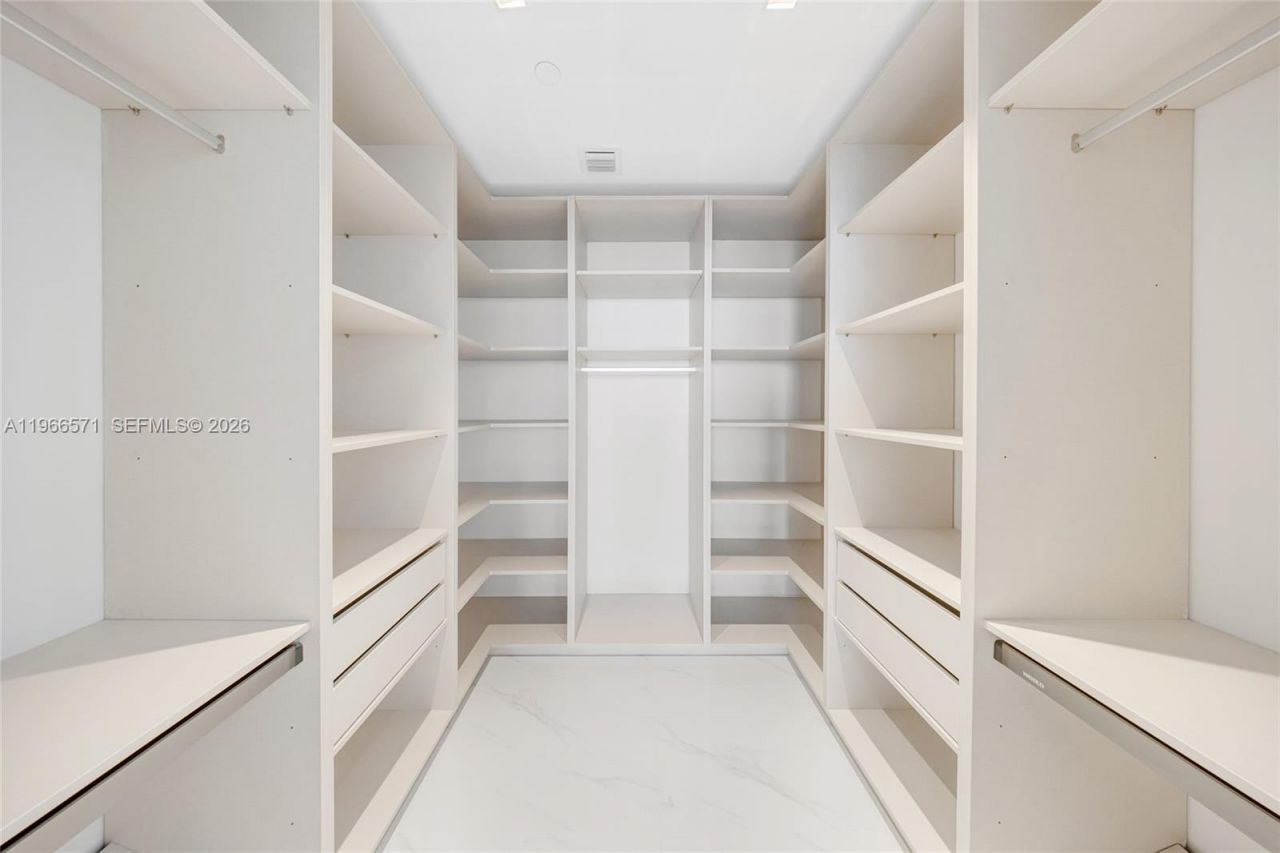 700 NE 24th St, Unit 4007, Miami, FL 33137 Photo