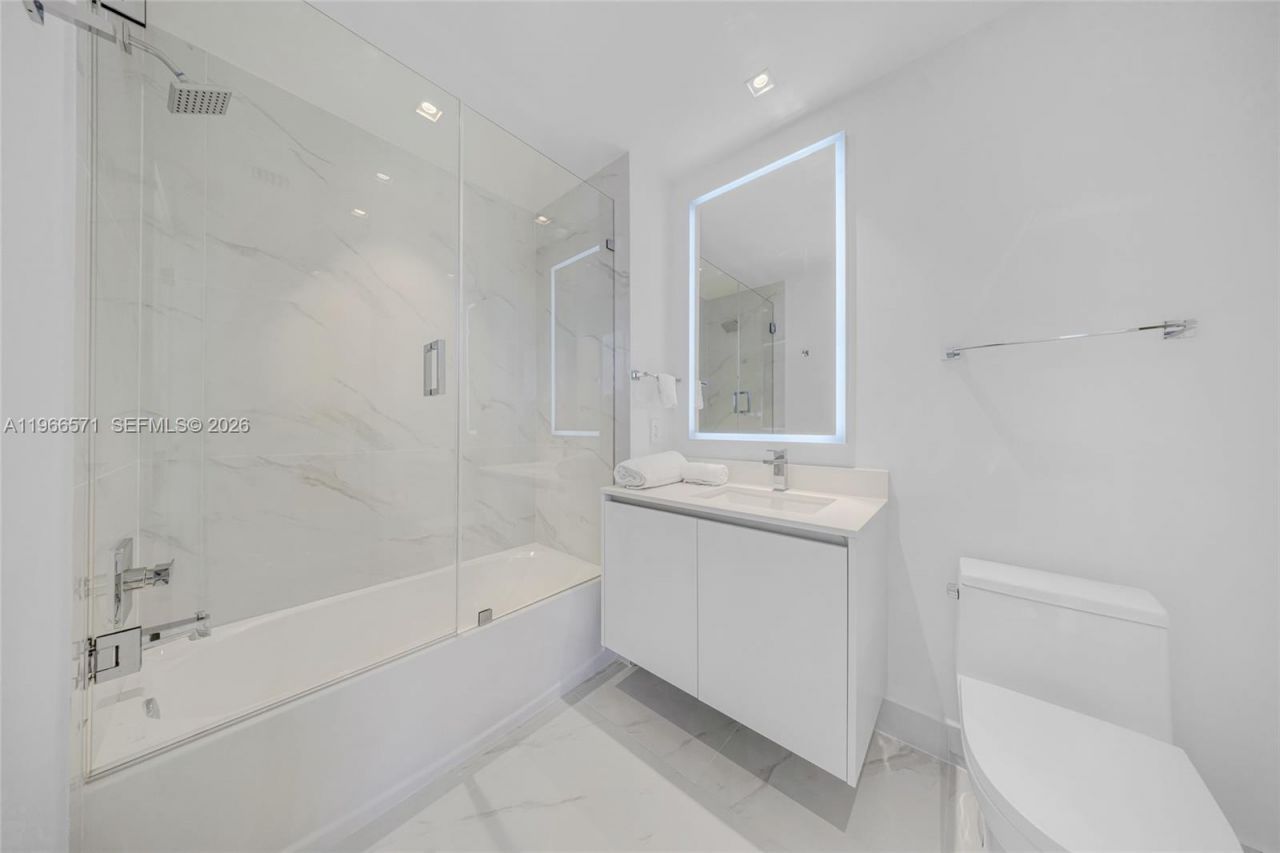 700 NE 24th St, Unit 4007, Miami, FL 33137 Photo