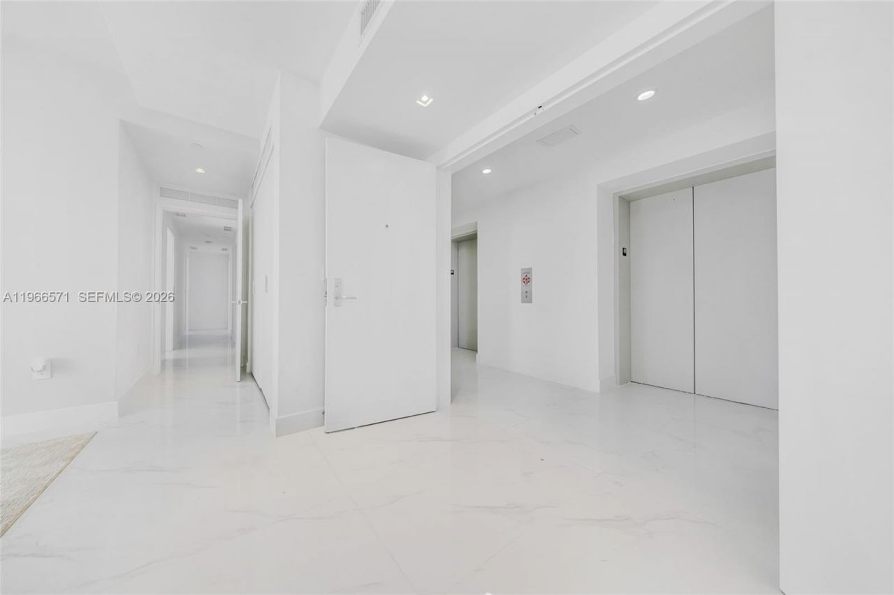 700 NE 24th St, Unit 4007, Miami, FL 33137 Photo
