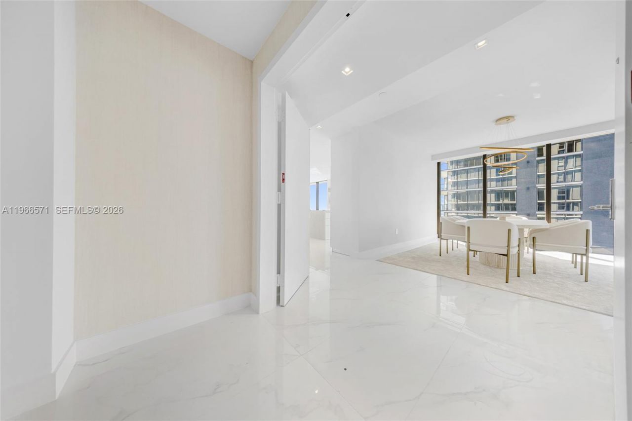 700 NE 24th St, Unit 4007, Miami, FL 33137 Photo