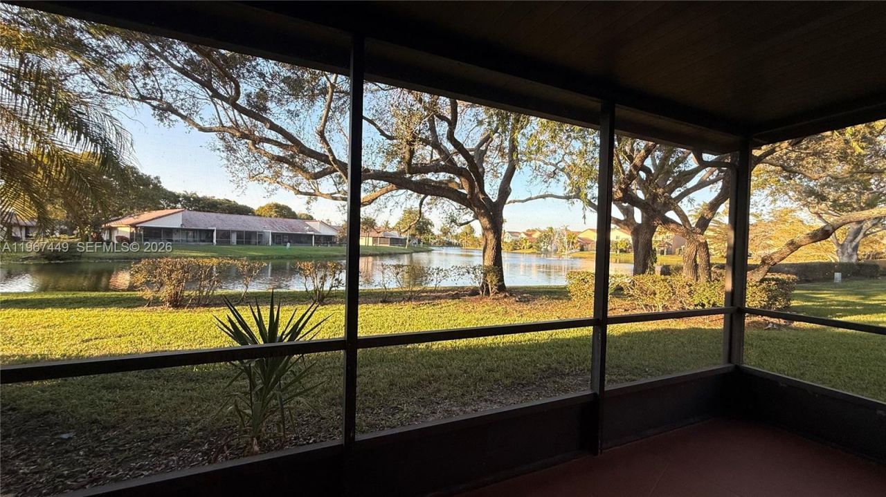 223 Lakeside Cir, Unit 223, Sunrise, FL 33326 Photo