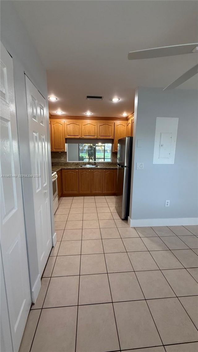 223 Lakeside Cir, Unit 223, Sunrise, FL 33326 Photo