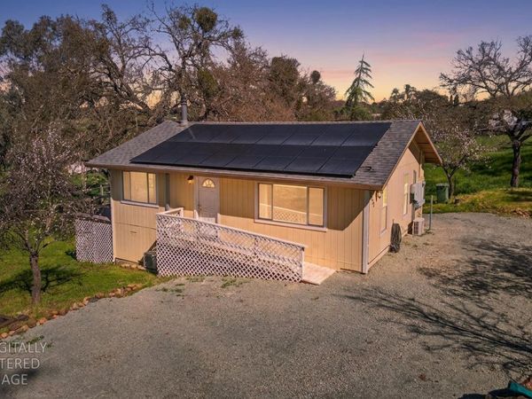 2932 Hoffman Dr, Valley Springs, CA 95252