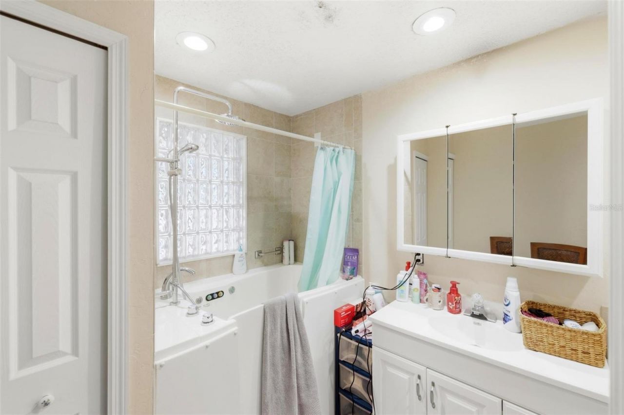 2512 16th Avenue Drive E, Bradenton, FL 34208 Photo