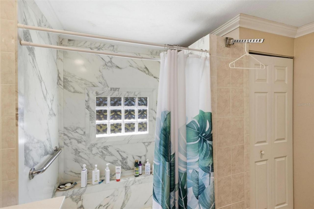 2512 16th Avenue Drive E, Bradenton, FL 34208 Photo