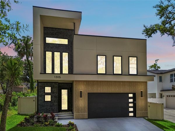1305 HILTON PLACE, TAMPA, FL 33604