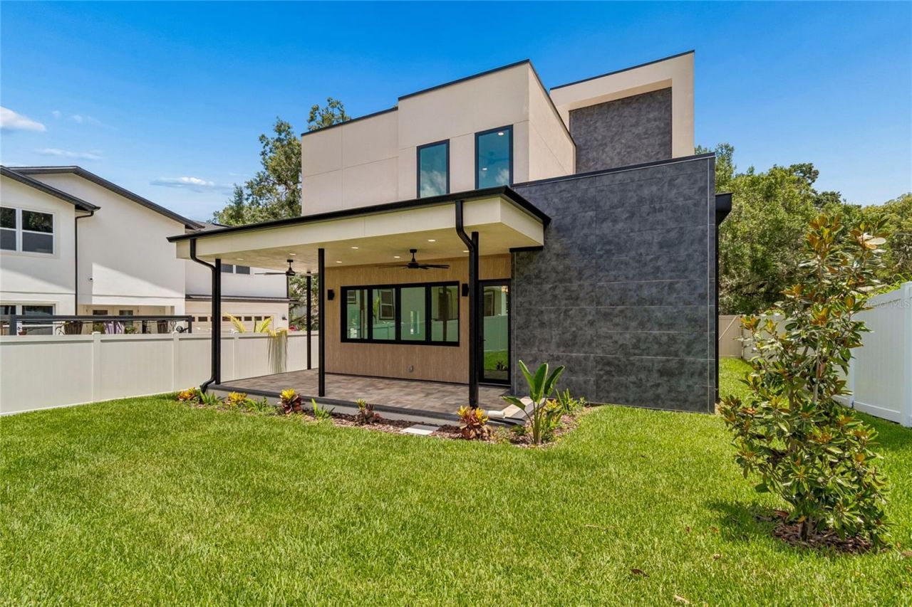 1305 Hilton Place, Tampa, FL 33604 Photo