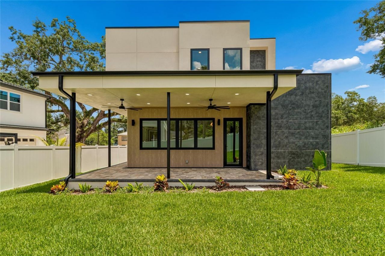 1305 Hilton Place, Tampa, FL 33604 Photo
