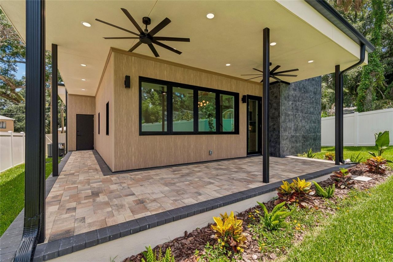 1305 Hilton Place, Tampa, FL 33604 Photo