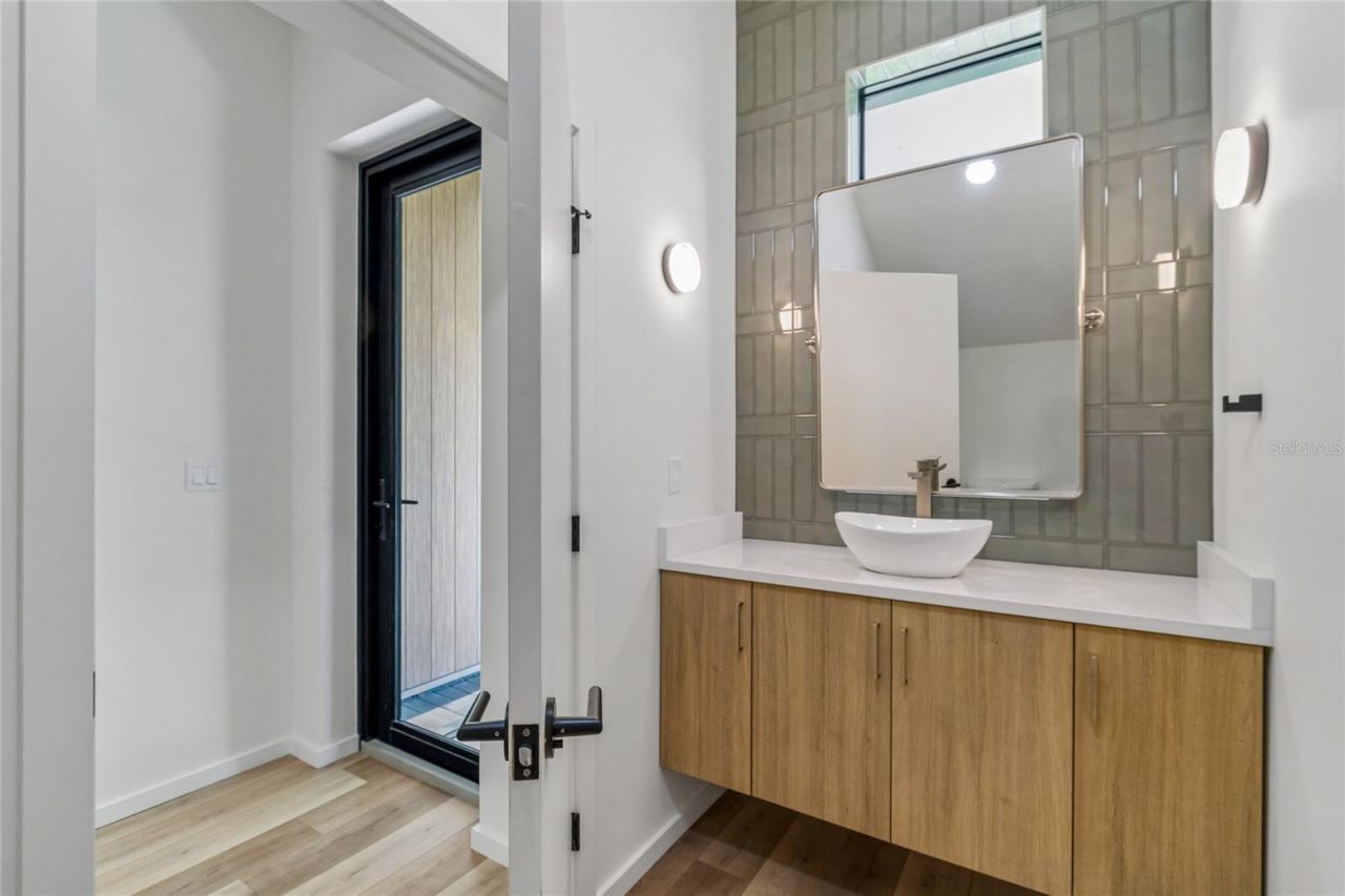 1305 Hilton Place, Tampa, FL 33604 Photo