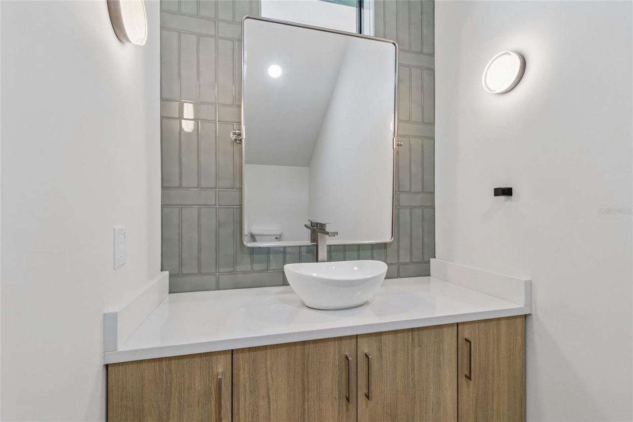 1305 Hilton Place, Tampa, FL 33604 Photo